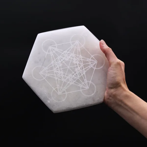 Šestiuhelníkový Selenitový Talíř 18cm - Směr a Rozhodnutí
