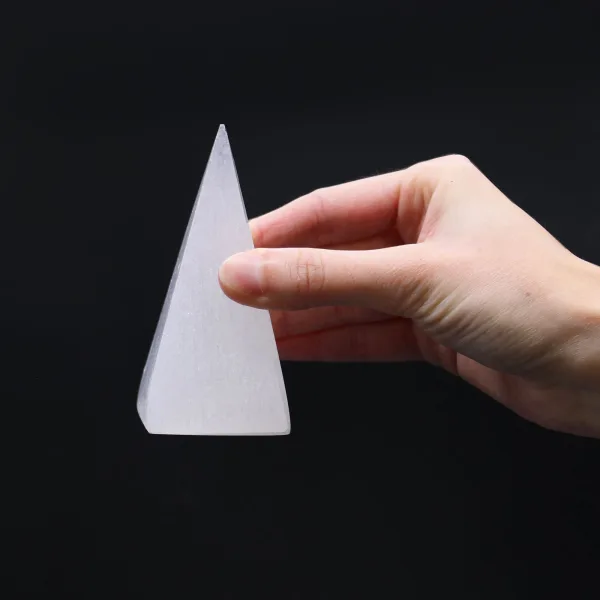 Selenitová Pyramida - 10 cm