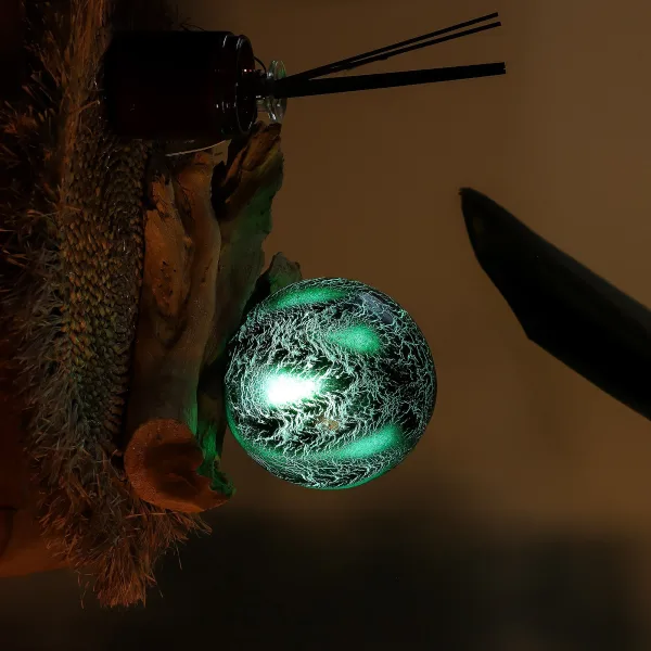 DriftGlow Lampa - Smaragdový Praskavý Odstín