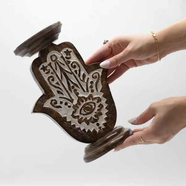 Svícen z Mangového Dřeva - Hamsa - Velký 25x18cm